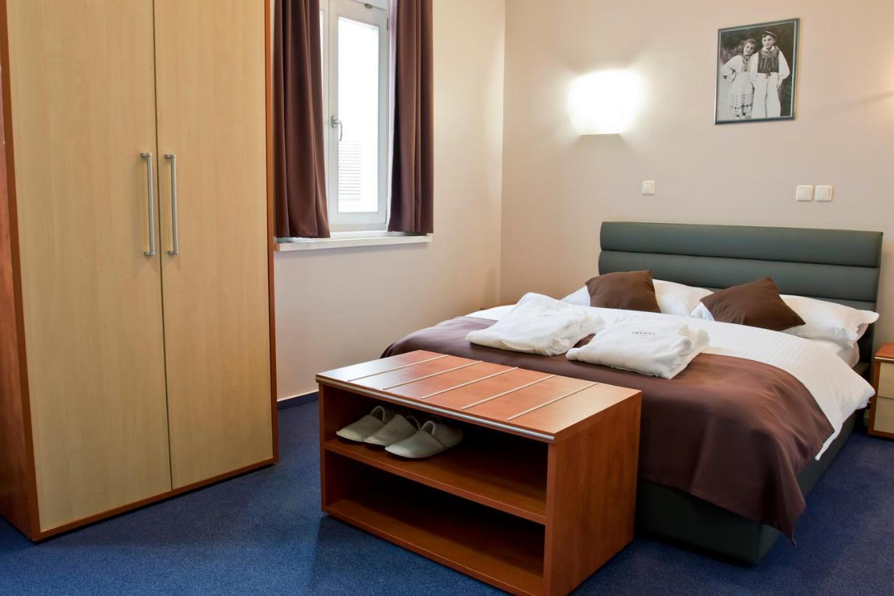 Hotel Pakrac Eksteriør bilde